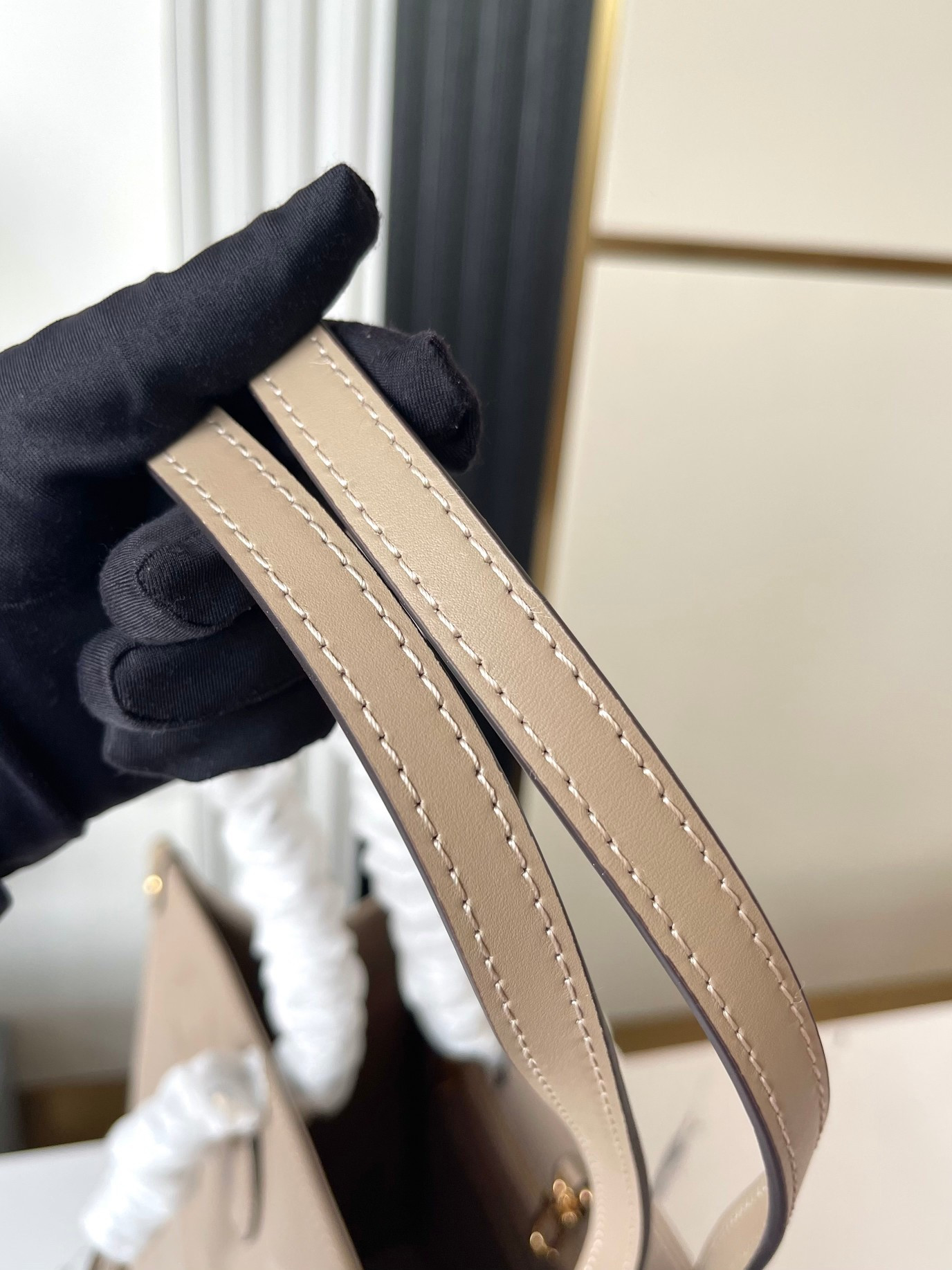 LV OnTheGo GM M449251 16.1 x 13.4 x 7.5inches