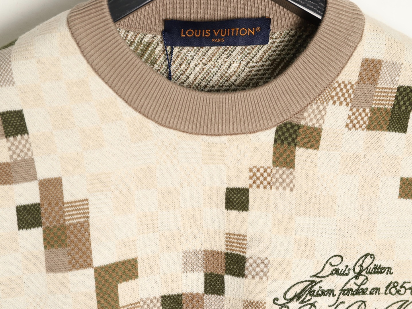 l0*is V*t0n lv knitting sweaters