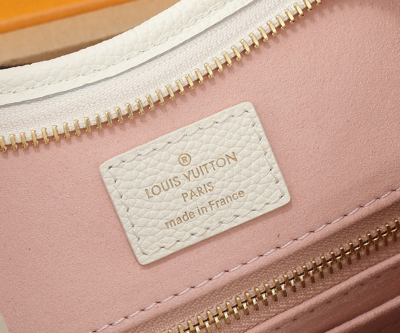 LV  CarryAll PM M24141 11.6x9.4x4.7 inches