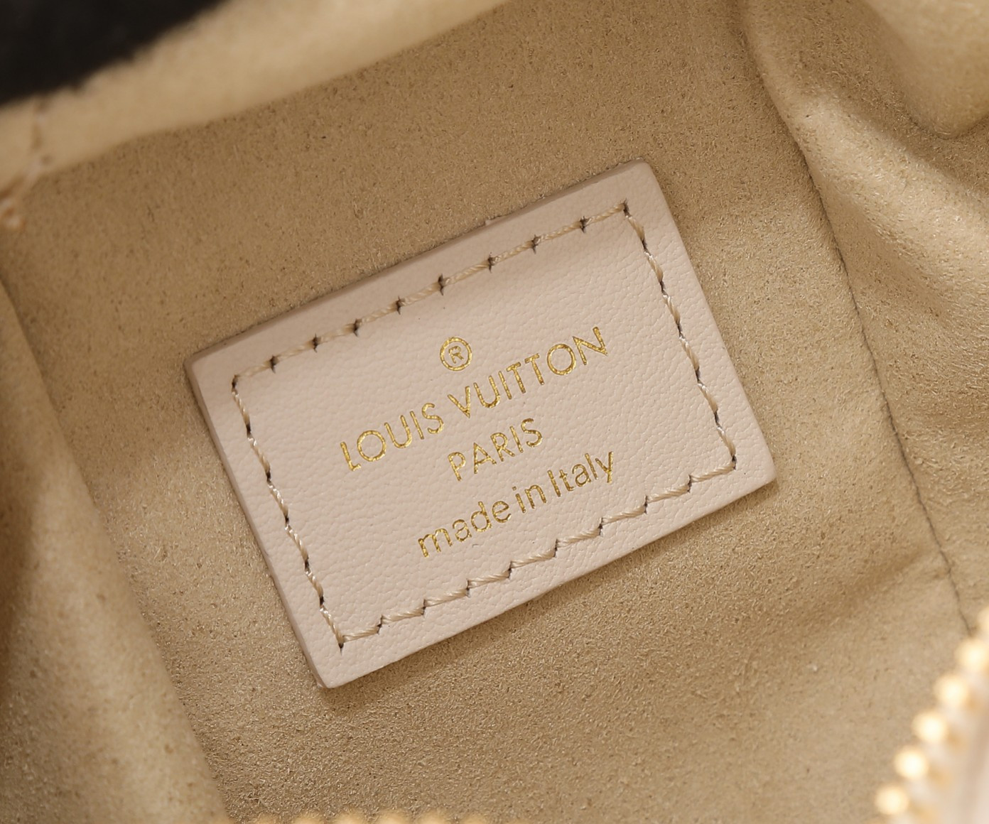 LV Side Trunk PM M23915  7.1 x 4.9 x 3.1 inches