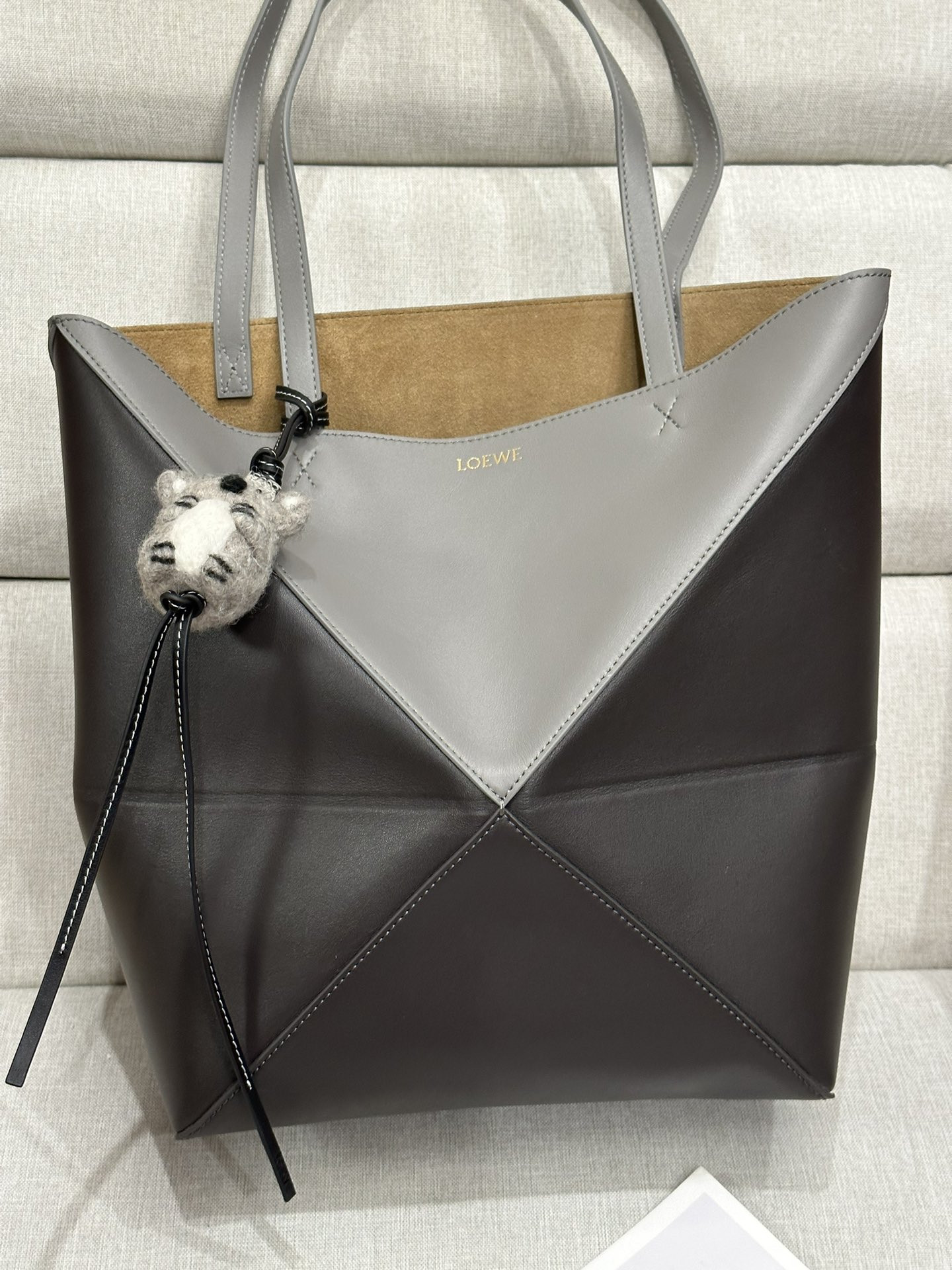 L0ew* medium puzzle fold tote in shiny calfskin 25.5x14.5x31.5cm
