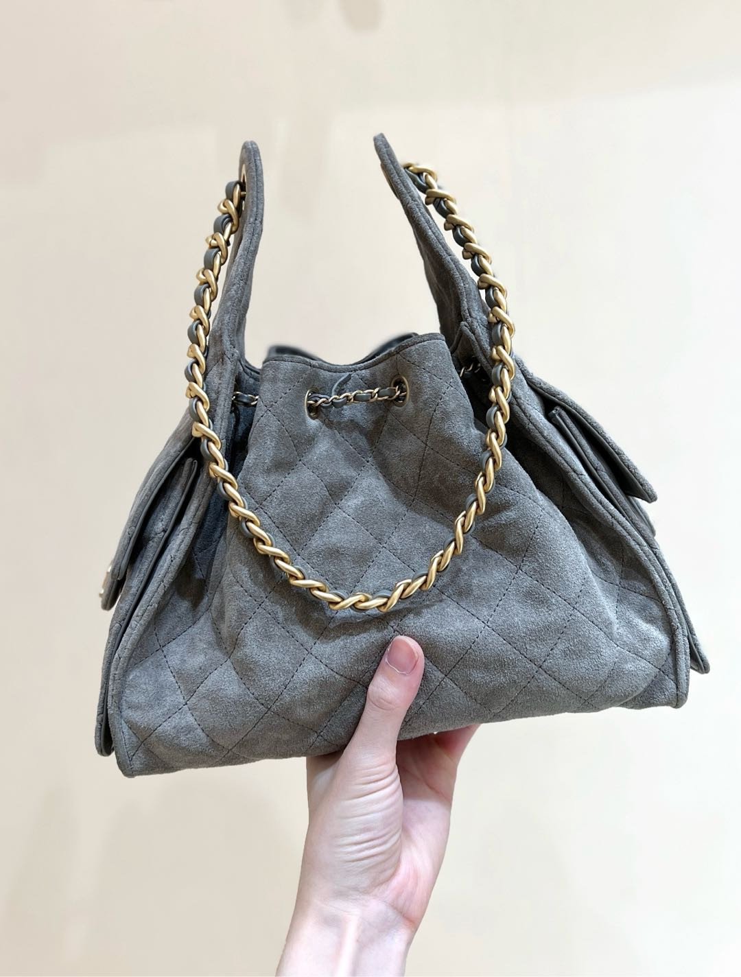 Ch*el 25c bucket bag 26x30x14cm