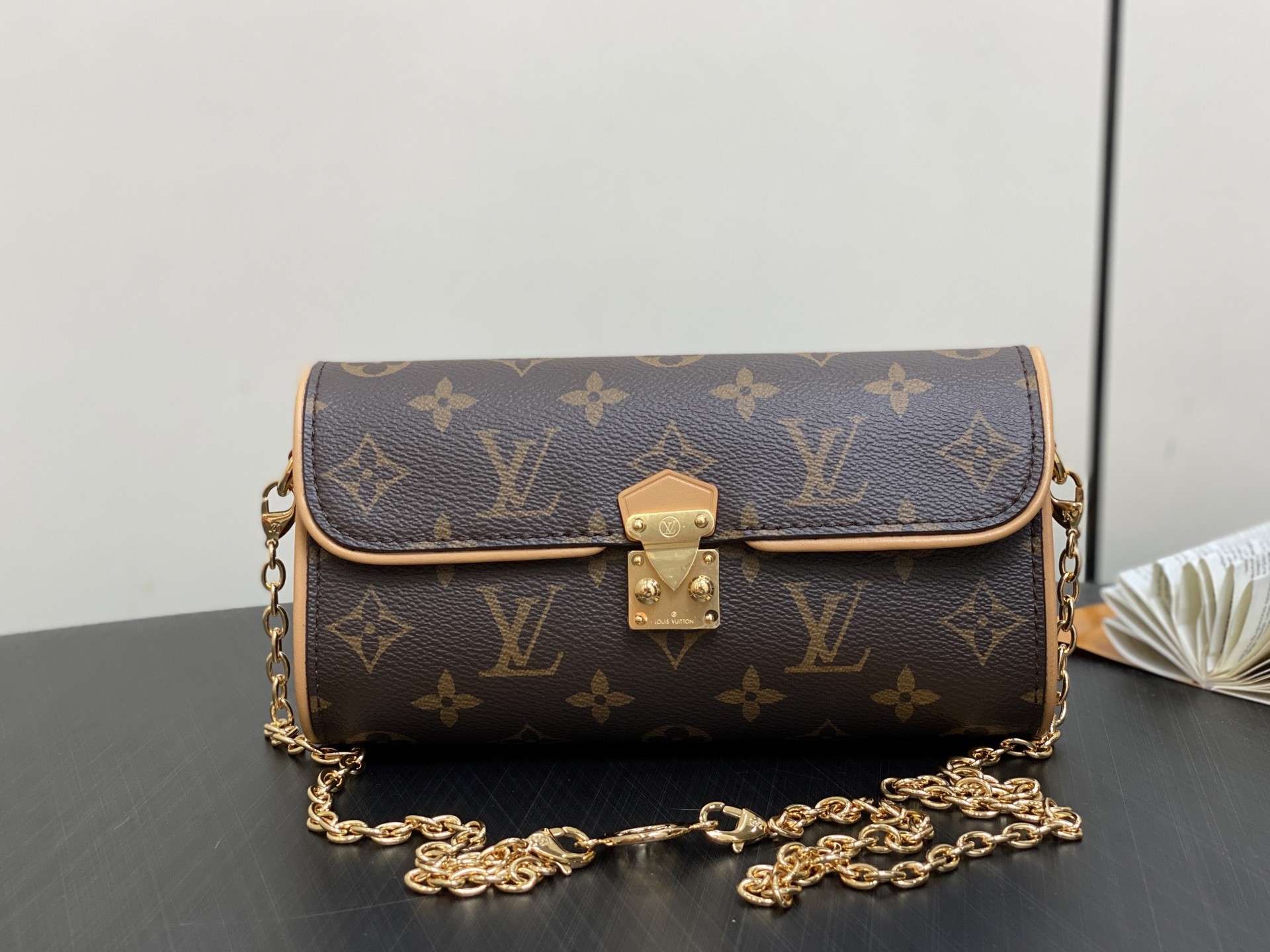 LV Pochette Camille M13566  20.5 x 11x6CM